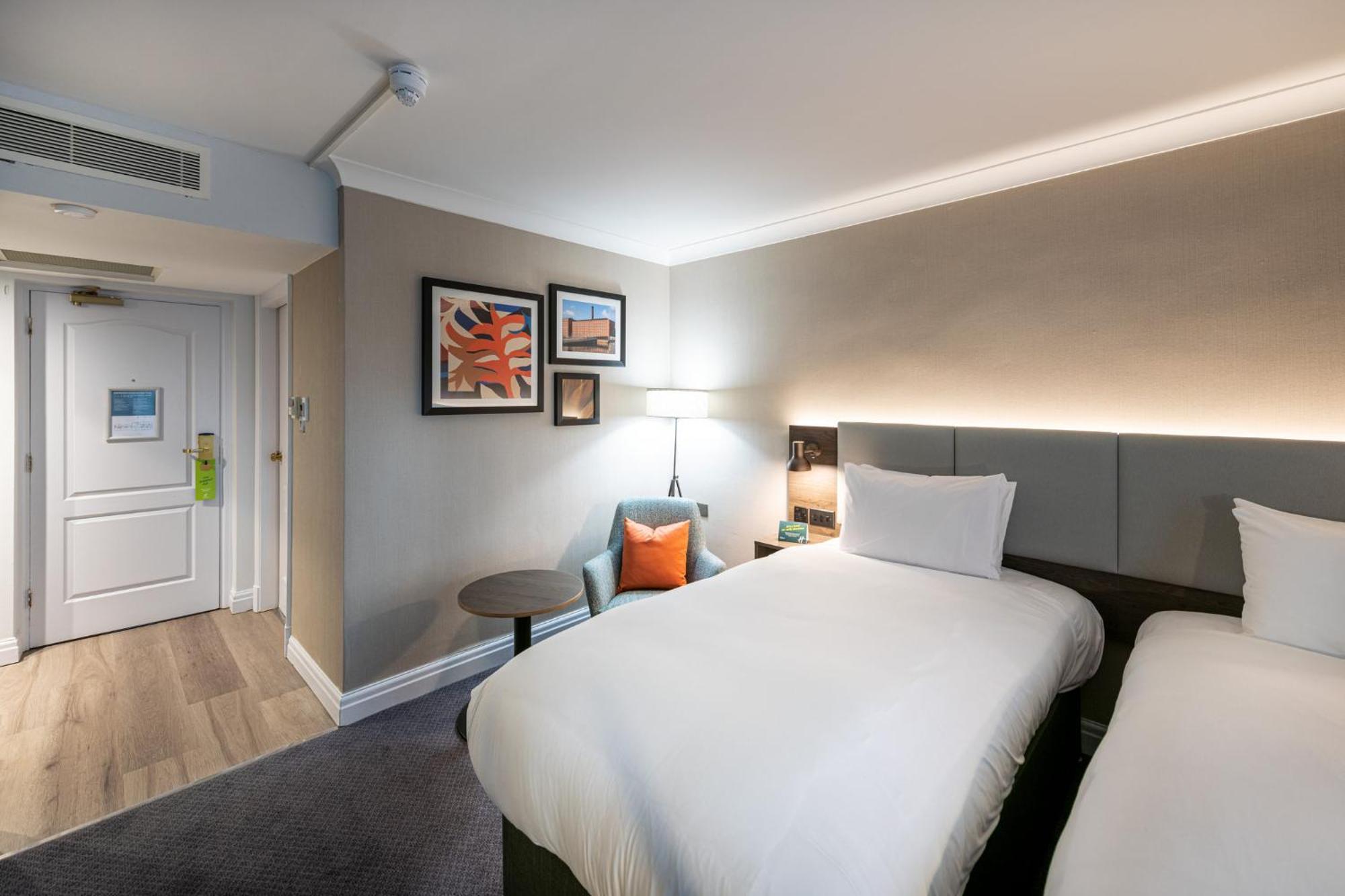 Holiday Inn - Manchester - Oldham By Ihg מראה חיצוני תמונה