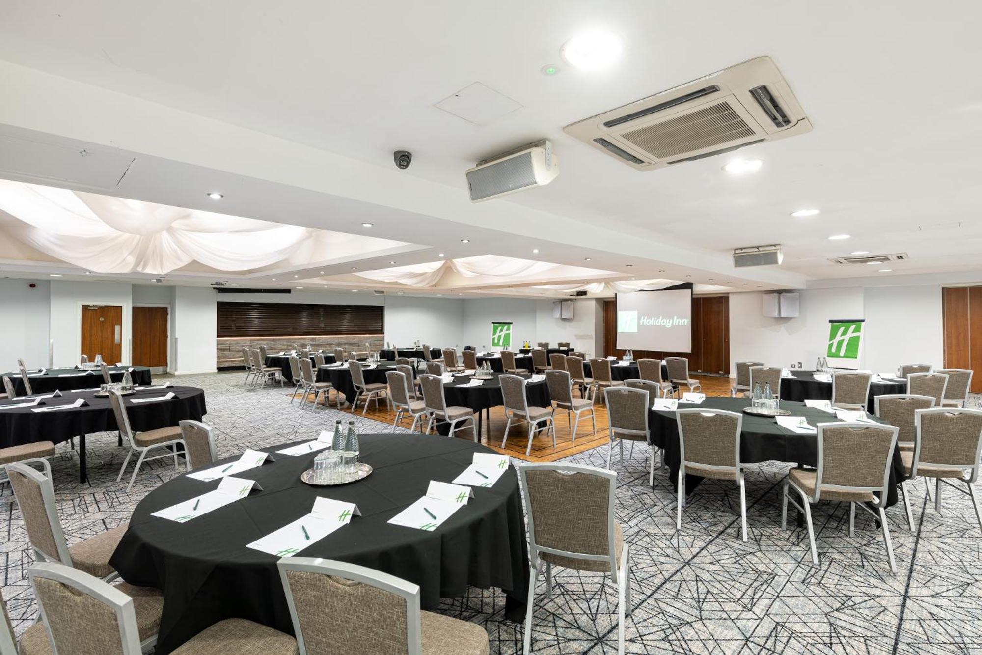 Holiday Inn - Manchester - Oldham By Ihg מראה חיצוני תמונה