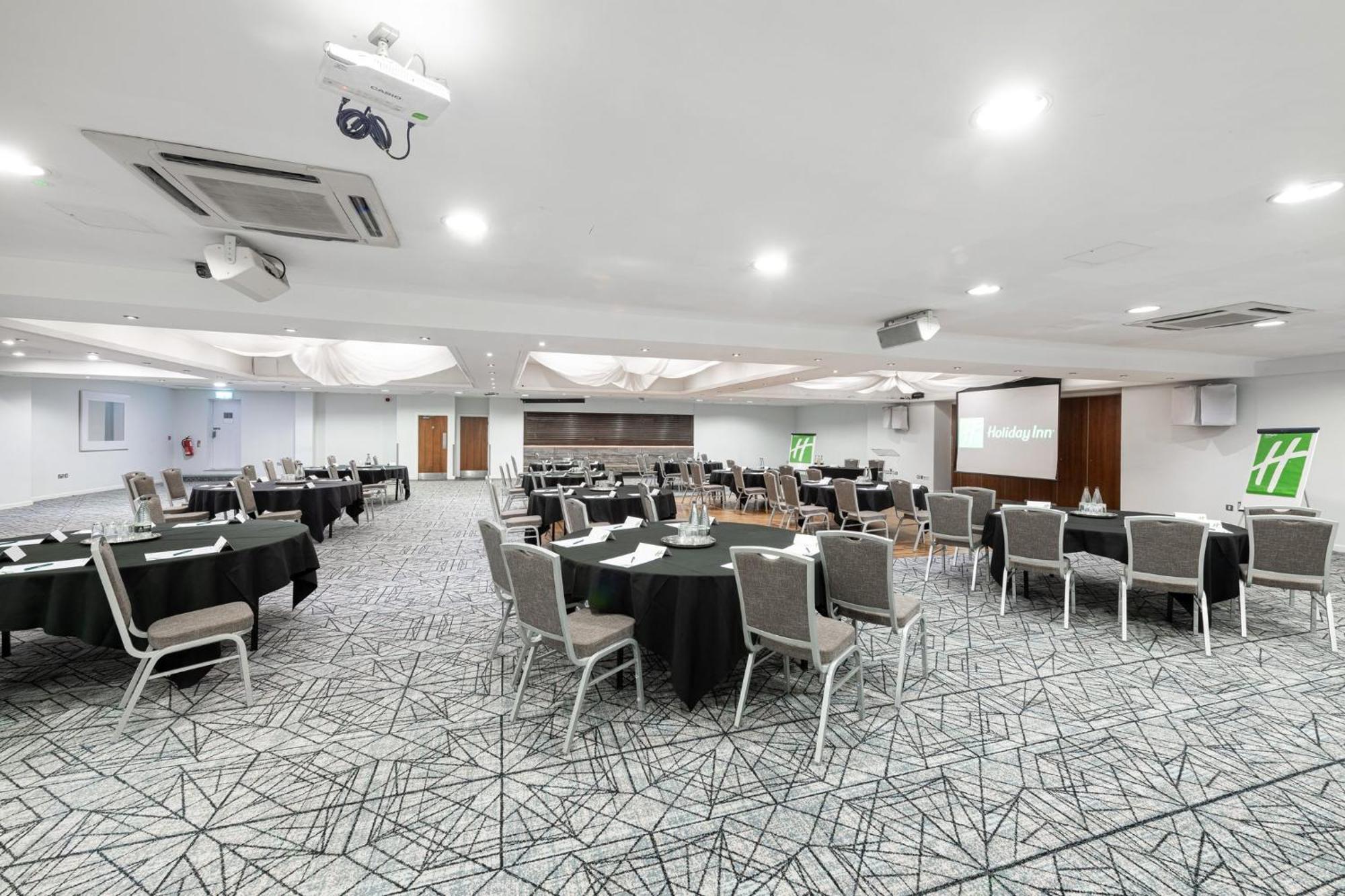 Holiday Inn - Manchester - Oldham By Ihg מראה חיצוני תמונה