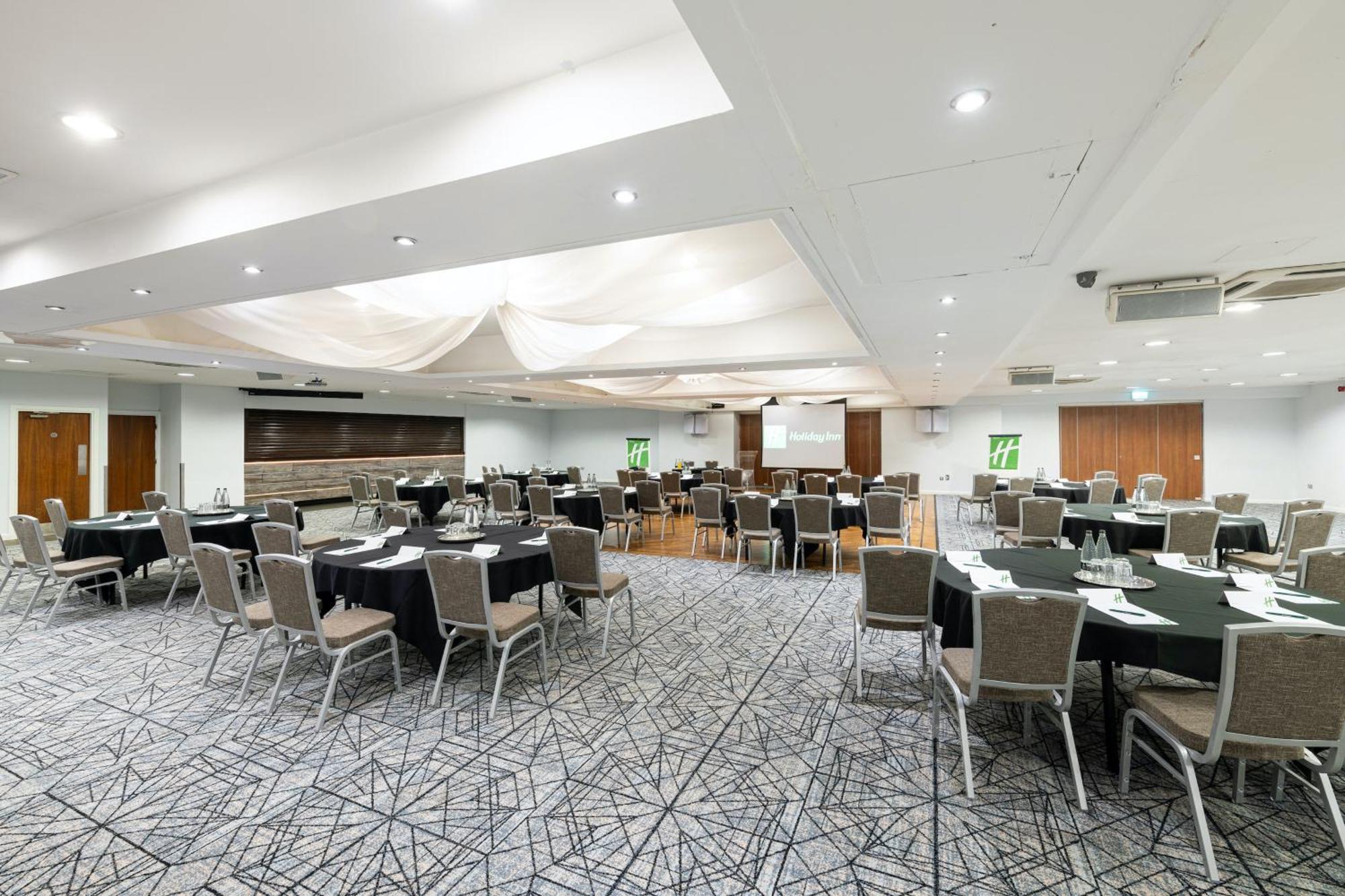 Holiday Inn - Manchester - Oldham By Ihg מראה חיצוני תמונה