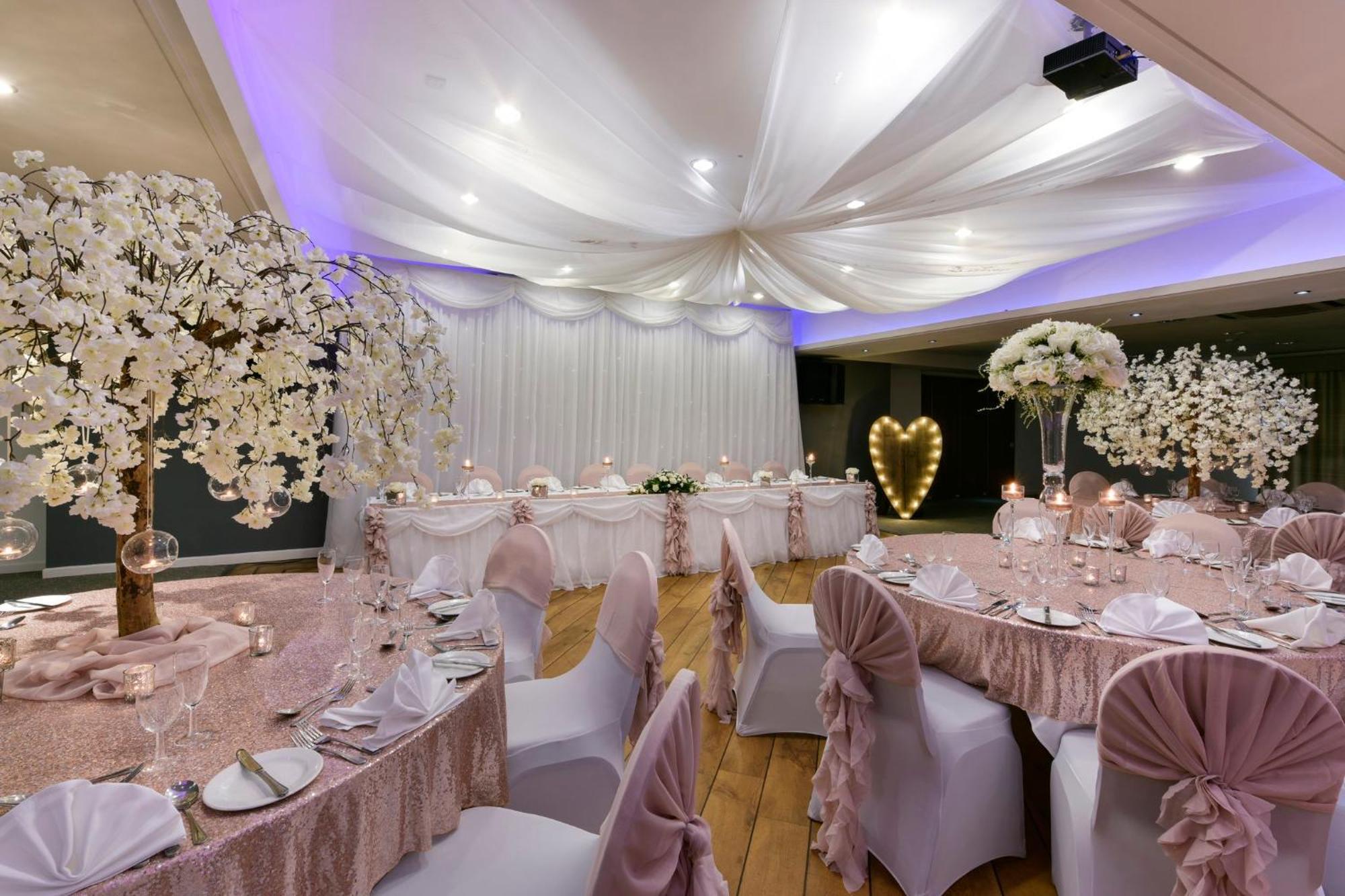 Holiday Inn - Manchester - Oldham By Ihg מראה חיצוני תמונה