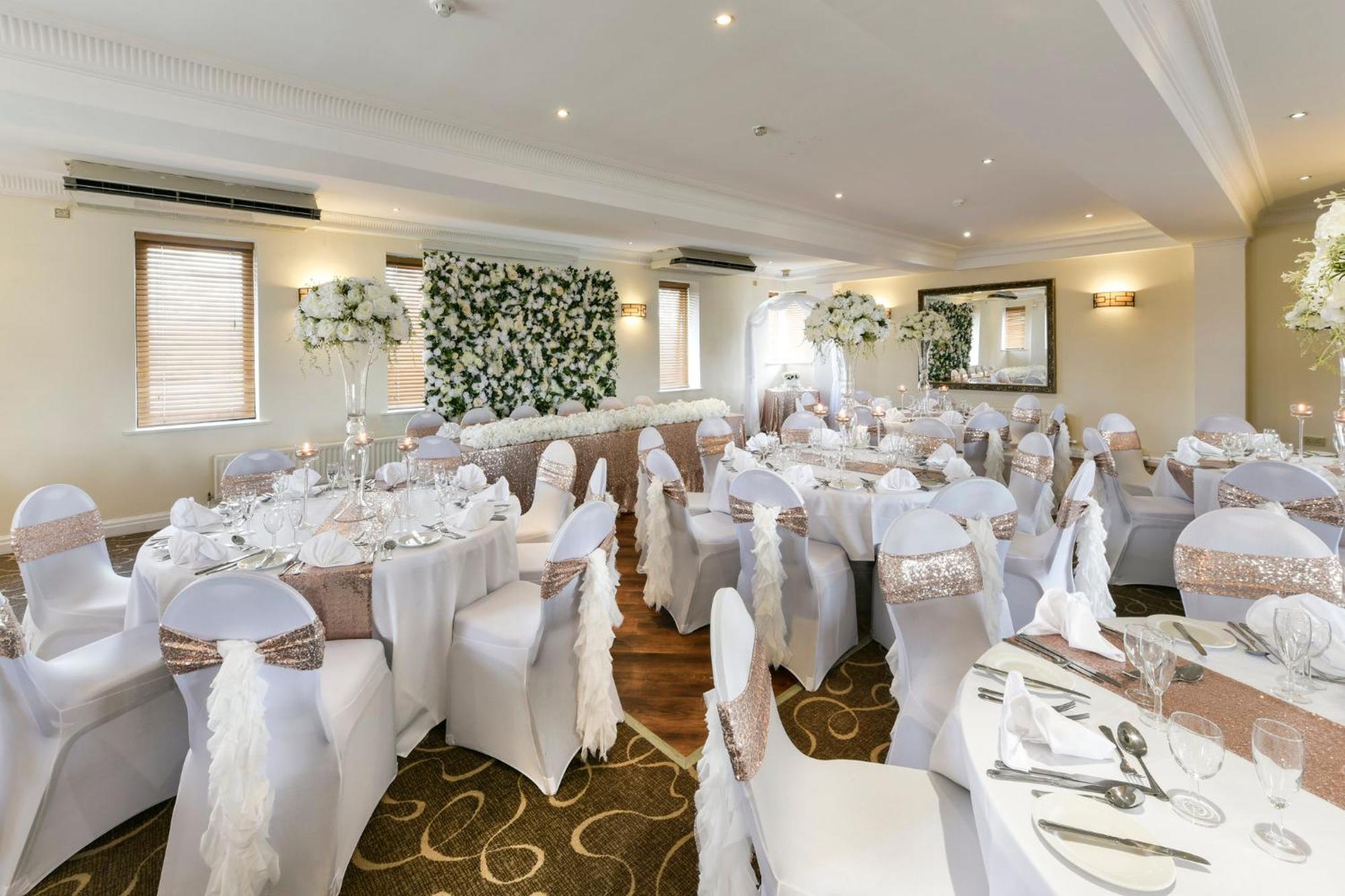 Holiday Inn - Manchester - Oldham By Ihg מראה חיצוני תמונה